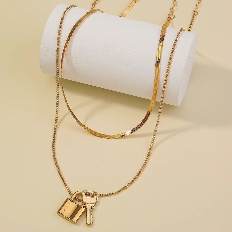 Multi-layer Valentine Lock Necklace, personalized metal diy multi-layer necklace, cross-border jewelry woman