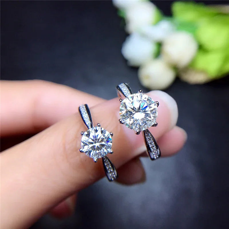 18K Gold Moissanite Engagement Ring