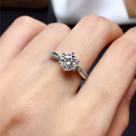 18K Gold Moissanite Engagement Ring